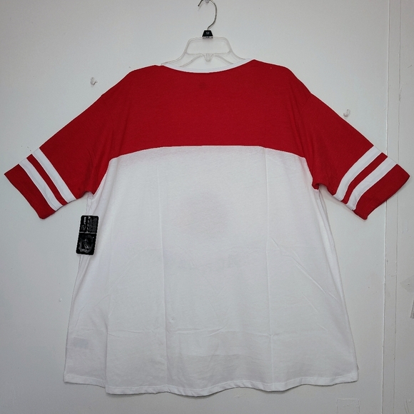 NHL Chicago Blackhawks Red and White T-Shirt Women's Plus size 3XL. - Picture 3 of 11